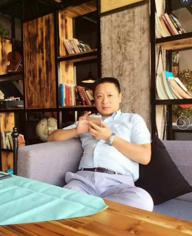 夏源华项目经理个人相片